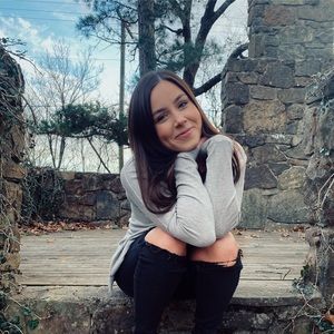 Meet your Posher, Mia